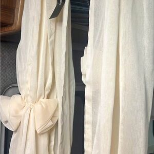 Llana Shawls Crème color